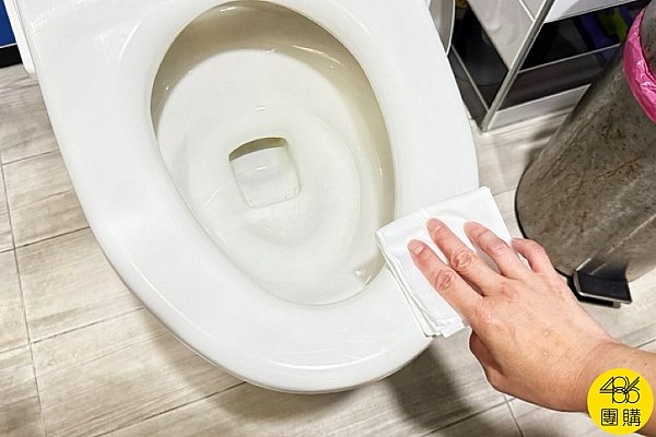 別再拿酒精擦馬桶!這3個廁所清潔NG習慣,反而越洗越髒
