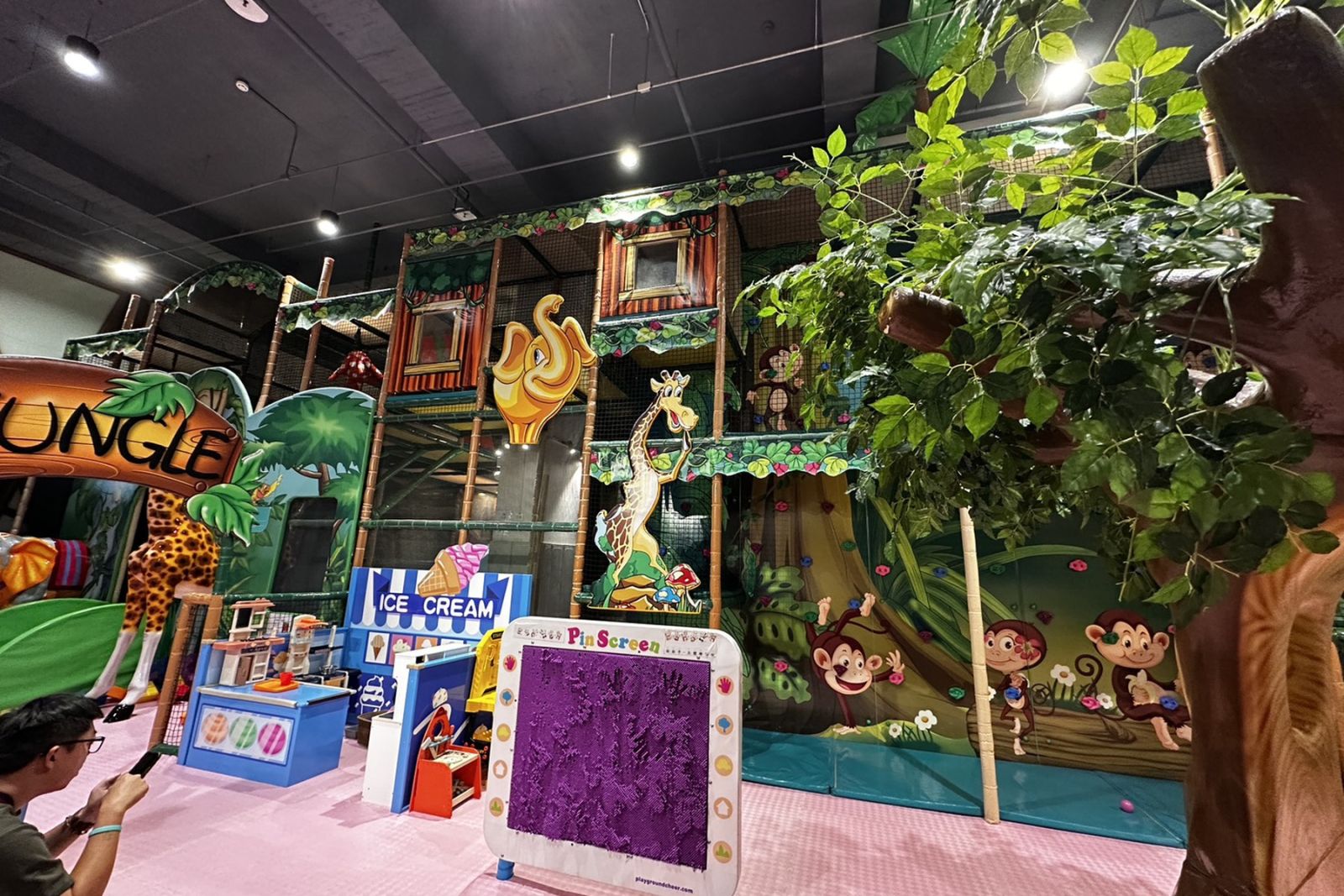 486團購生活推薦：台南夏都城旅安平館200坪室內遊戲區，挑高叢林冒險遊具與互動體驗設施