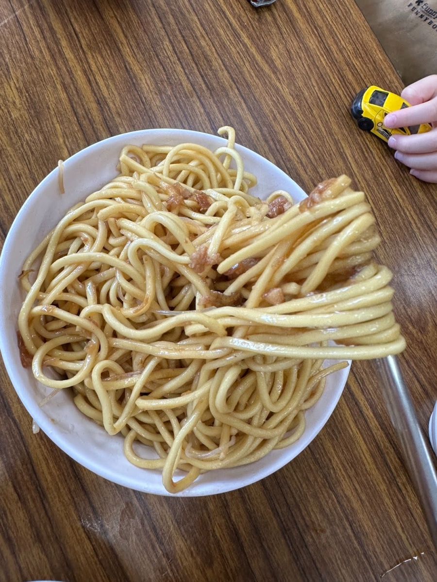 老桃園人的古早味！台式早餐「良泉小吃」，必點綜合炒麵米粉+經典魷魚羹