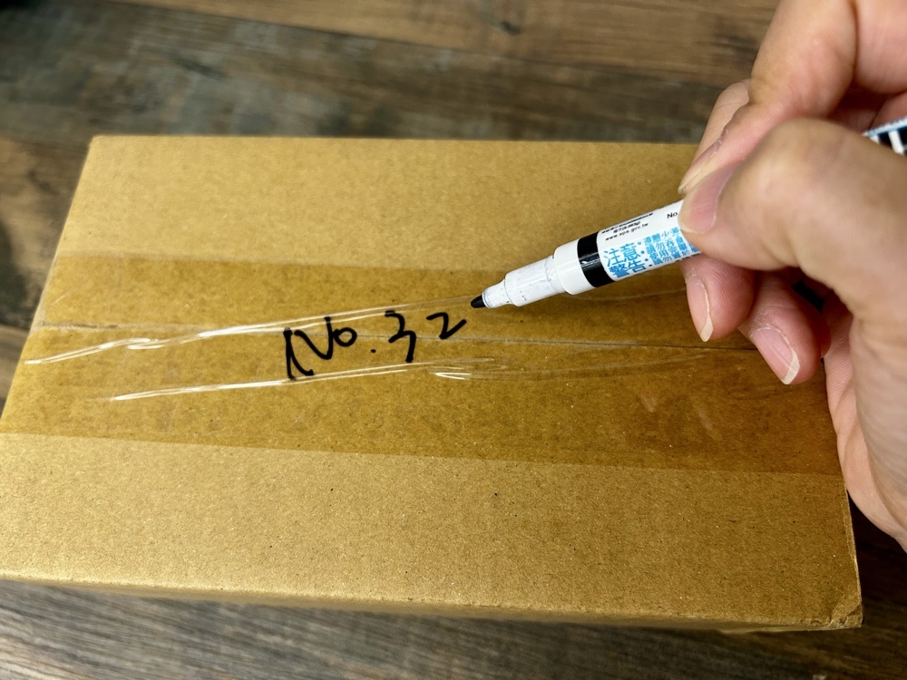在透明封箱膠帶上書寫測試
