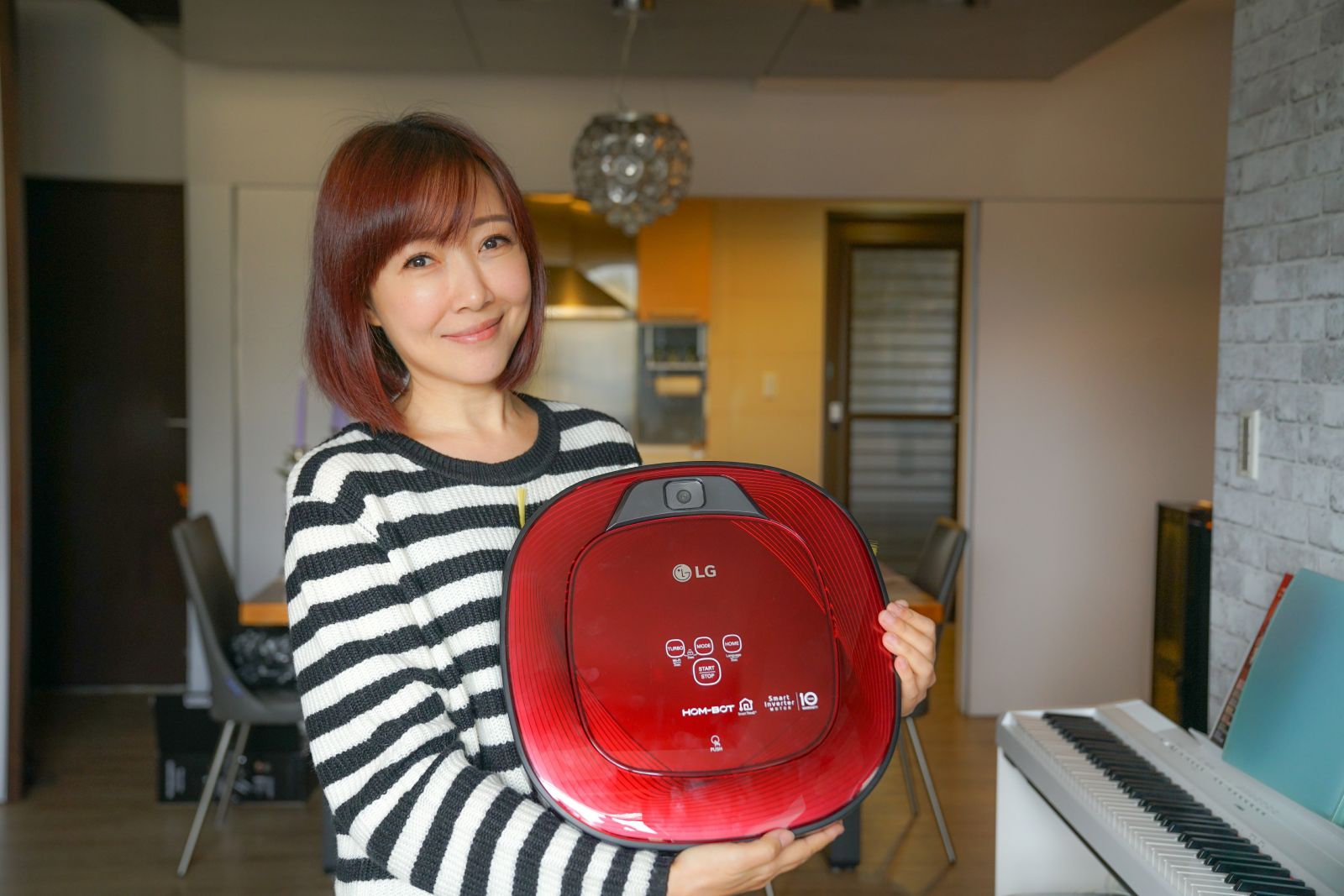 余皓然 潔癖完美女星余皓然：「LG5.0小紅達到我的地板高標！」 - 大丈夫週記::486部落格
