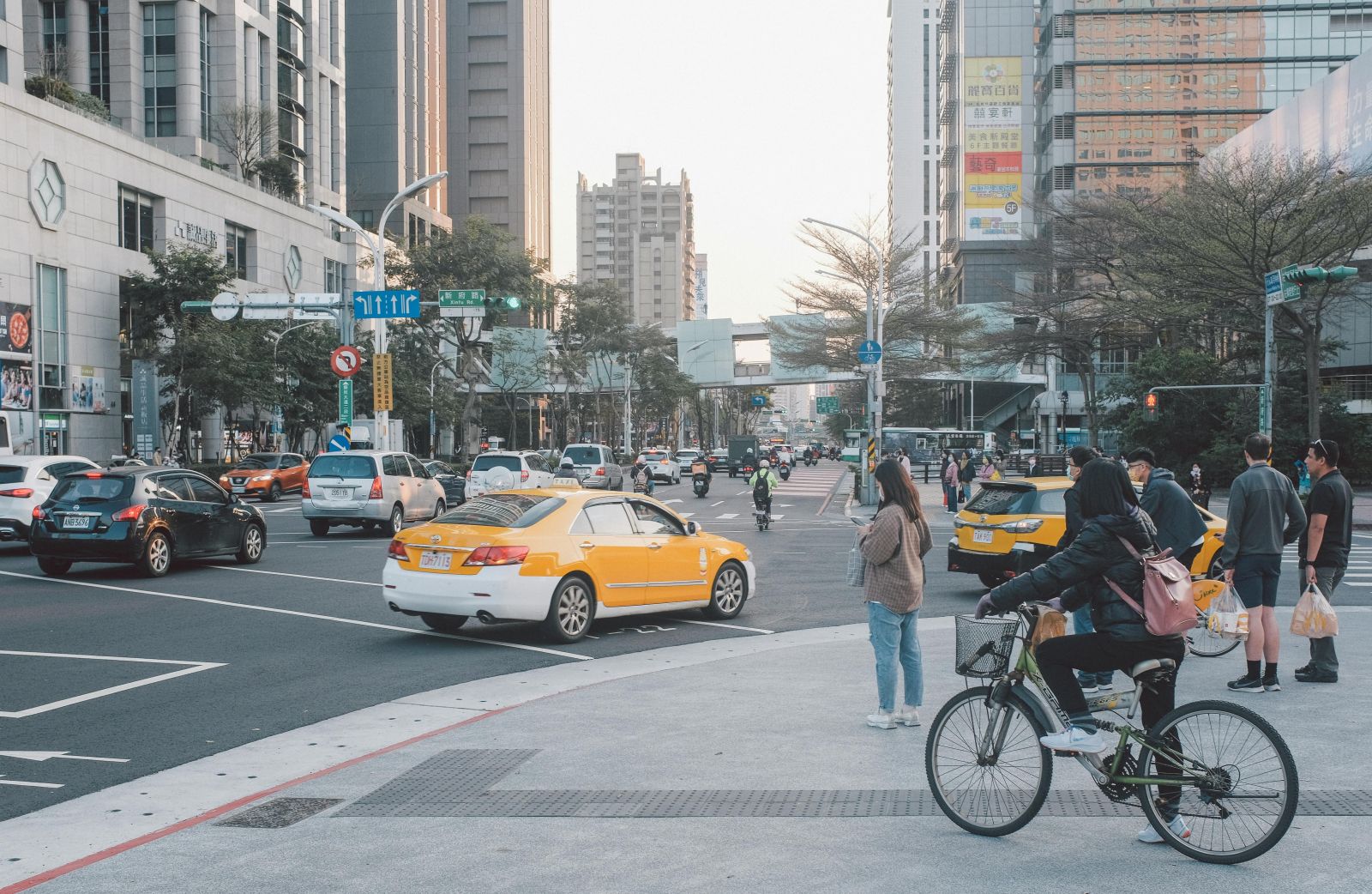 綠燈閃爍別亂衝!行人號誌3大新制上路