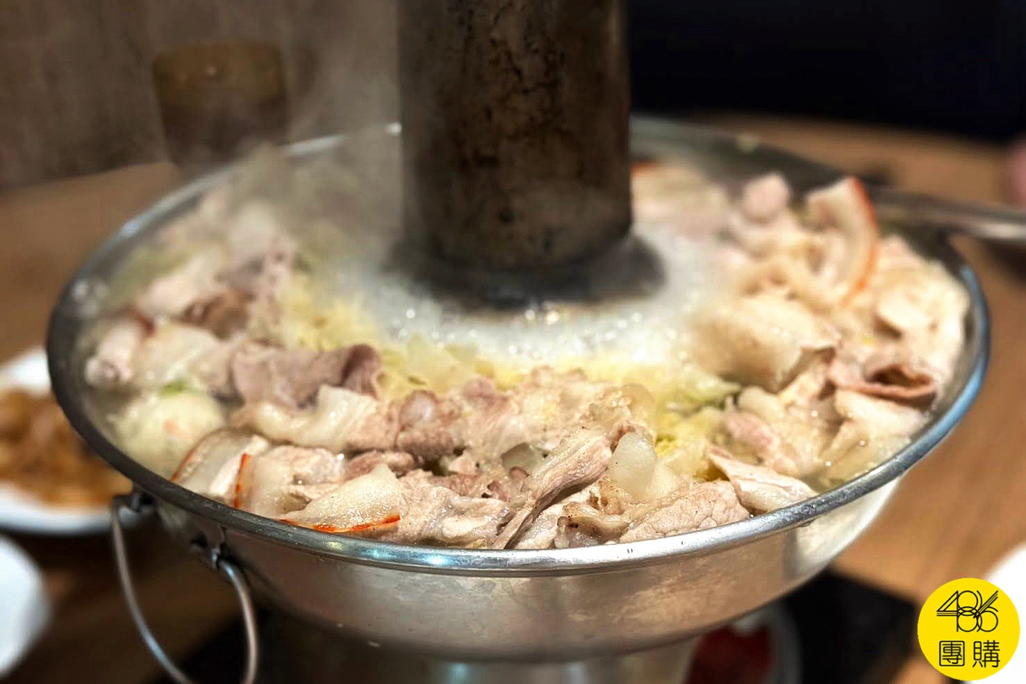 就是這眷村味!左營劉家酸菜白肉鍋,肉質軟嫩、尾韻回甘,那口酸爽簡直銷魂!