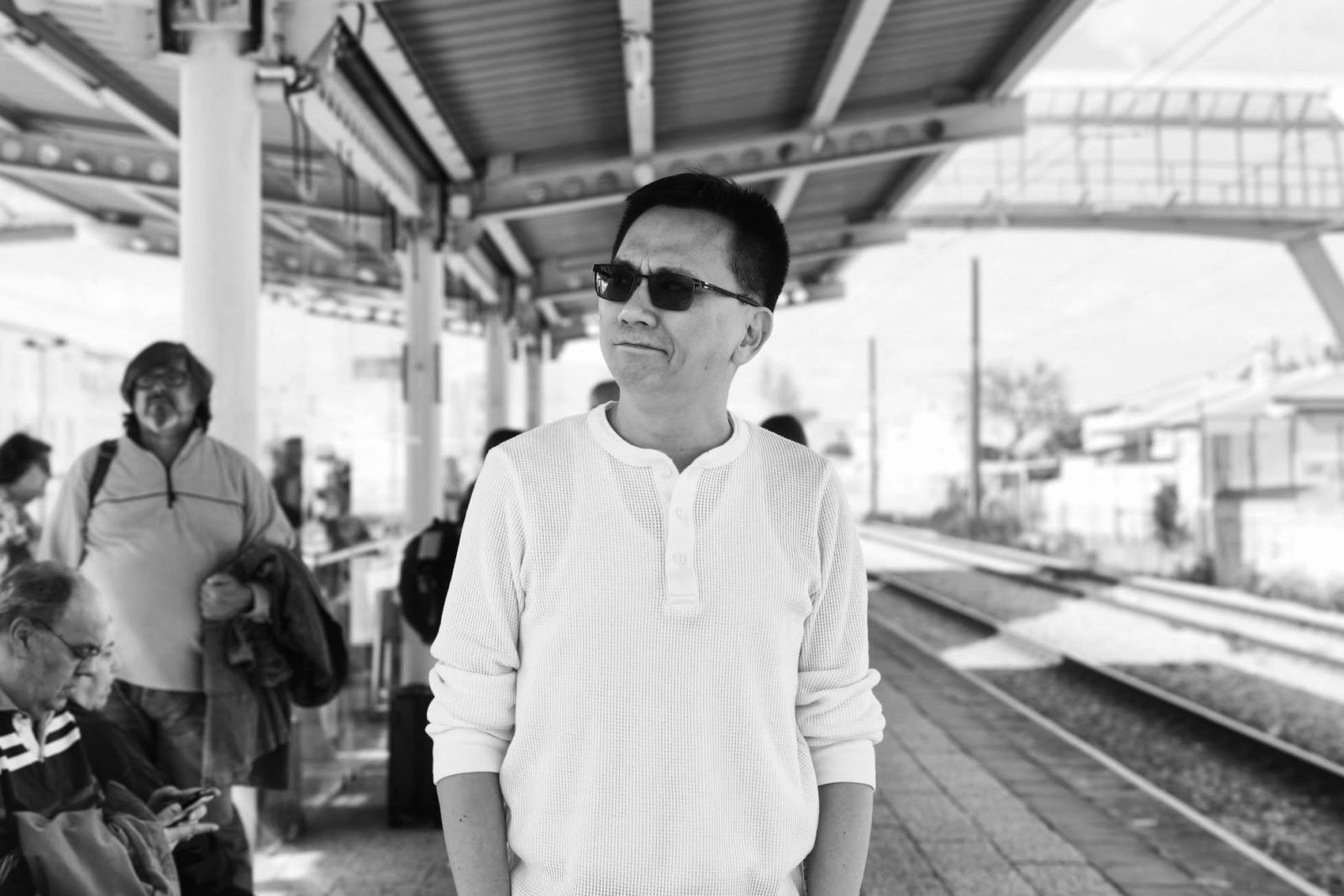 看到他遣返上銬,感觸真的很深...別再羨慕大富大貴,「這三樣」湊齊就是世間最頂級的幸福!